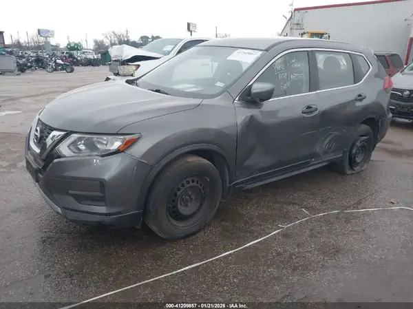 JN8AT2MVXHW261260 2017 NISSAN ROGUE - Image 2