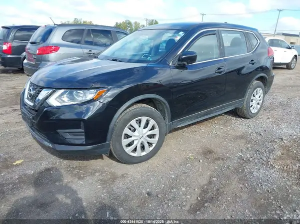 JN8AT2MVXHW262425 2017 NISSAN ROGUE - Image 2