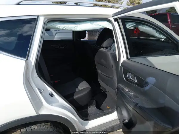 JN8AT2MVXHW265583 2017 NISSAN ROGUE - Image 8