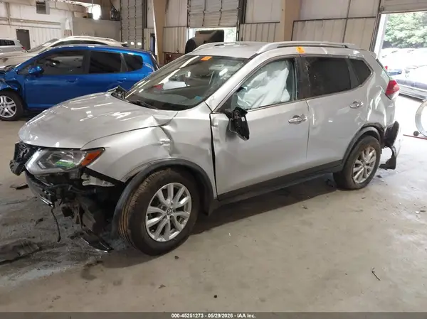 JN8AT2MVXHW267060 2017 NISSAN ROGUE - Image 2
