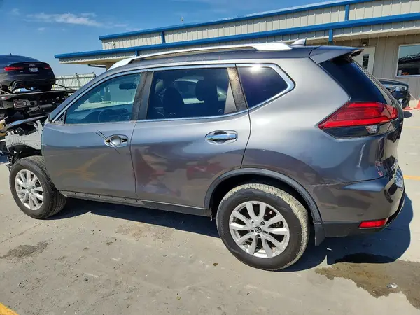 JN8AT2MVXHW271223 2017 NISSAN ROGUE - Image 2