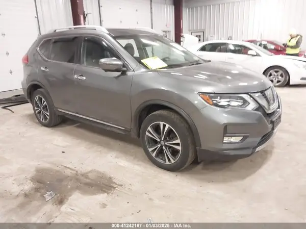 JN8AT2MVXHW271870 2017 NISSAN ROGUE - Image 1