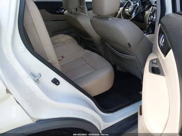 JN8AT2MVXHW273957 2017 NISSAN ROGUE - Image 8