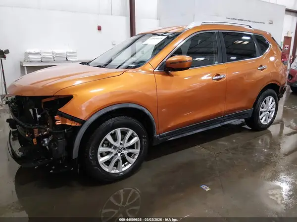 JN8AT2MVXHW274803 2017 NISSAN ROGUE - Image 2