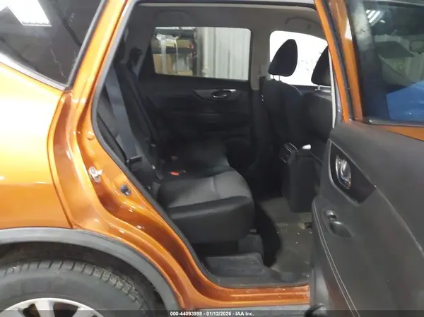 JN8AT2MVXHW275174 2017 NISSAN ROGUE - Image 8