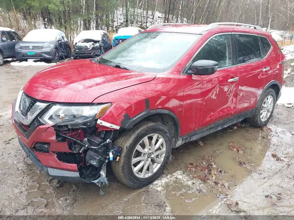 JN8AT2MVXHW276843 2017 NISSAN ROGUE - Image 2