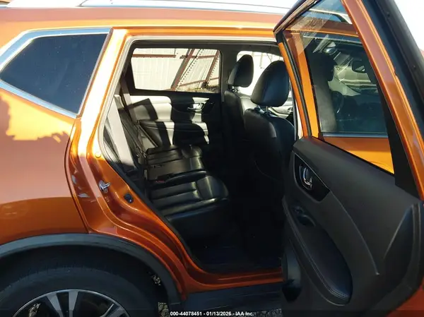 JN8AT2MVXHW278401 2017 NISSAN ROGUE - Image 8