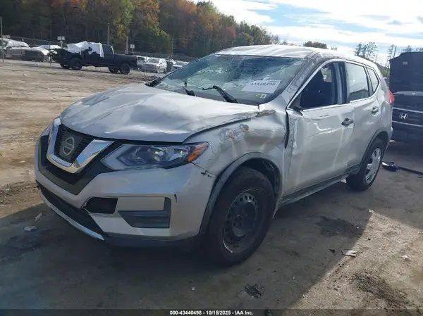 JN8AT2MVXHW280276 2017 NISSAN ROGUE - Image 2