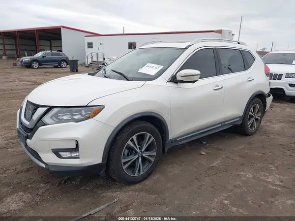 JN8AT2MVXHW281735 2017 NISSAN ROGUE - Image 2