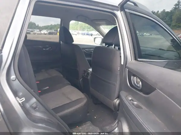 JN8AT2MVXHW282240 2017 NISSAN ROGUE - Image 8