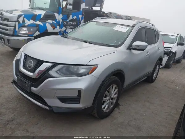JN8AT2MVXHW283680 2017 NISSAN ROGUE - Image 2
