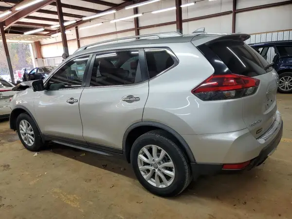 JN8AT2MVXJW300757 2018 NISSAN ROGUE - Image 2