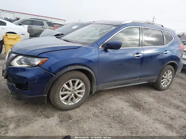 JN8AT2MVXJW301827 2018 NISSAN ROGUE - Image 2