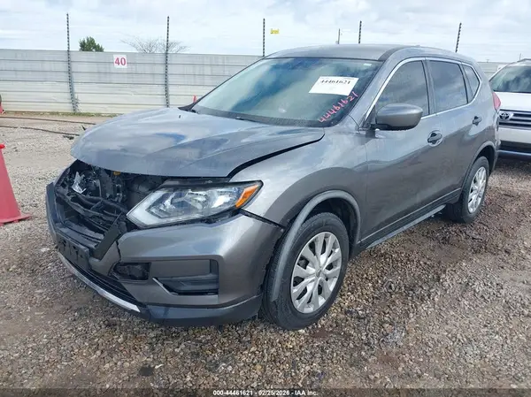 JN8AT2MVXJW303223 2018 NISSAN ROGUE - Image 2