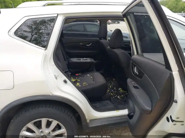 JN8AT2MVXJW304050 2018 NISSAN ROGUE - Image 8