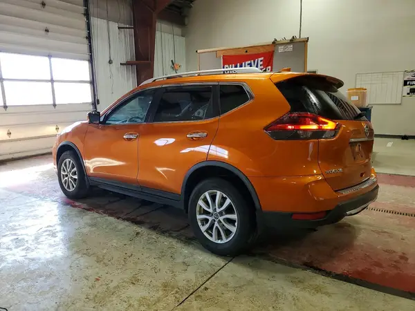 JN8AT2MVXJW304615 2018 NISSAN ROGUE - Image 2