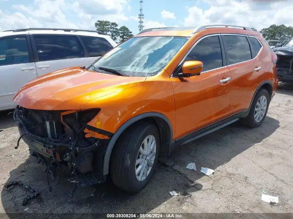 JN8AT2MVXJW306834 2018 NISSAN ROGUE - Image 2