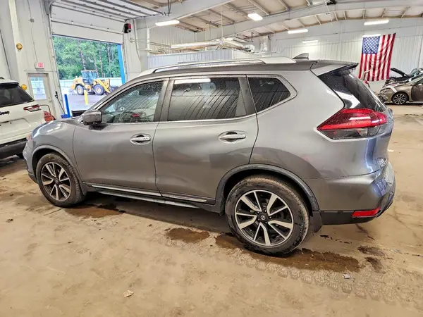 JN8AT2MVXJW307028 2018 NISSAN ROGUE - Image 2
