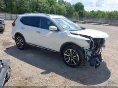 JN8AT2MVXJW308261 2018 NISSAN ROGUE