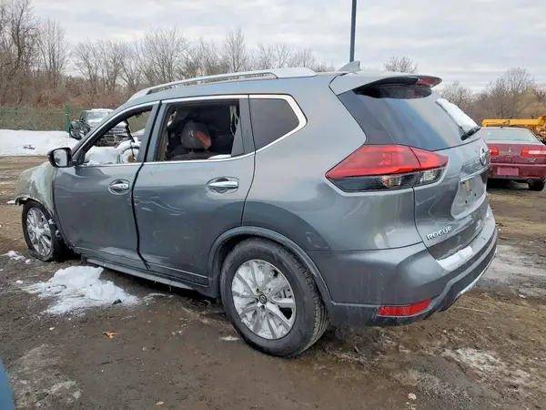 JN8AT2MVXJW308857 2018 NISSAN ROGUE - Image 2