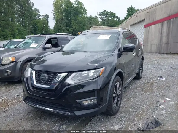 JN8AT2MVXJW310446 2018 NISSAN ROGUE - Image 2