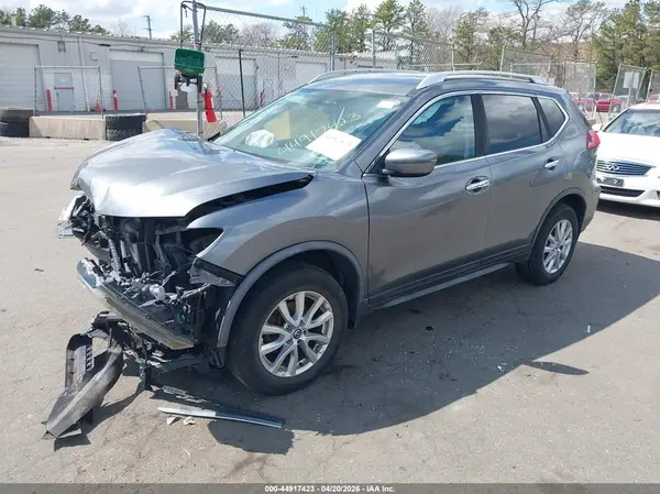 JN8AT2MVXJW311497 2018 NISSAN ROGUE - Image 2