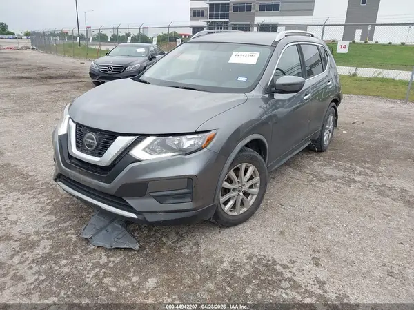 JN8AT2MVXJW312603 2018 NISSAN ROGUE - Image 2