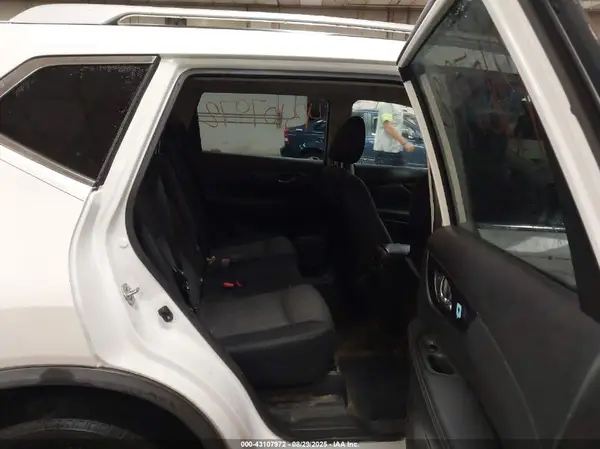 JN8AT2MVXJW312679 2018 NISSAN ROGUE - Image 8