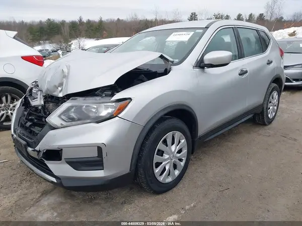 JN8AT2MVXJW313461 2018 NISSAN ROGUE - Image 2