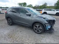 JN8AT2MVXJW318756 2018 NISSAN ROGUE