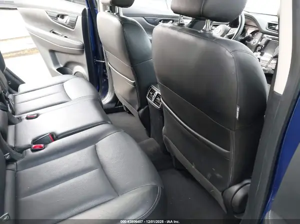 JN8AT2MVXJW319292 2018 NISSAN ROGUE - Image 8