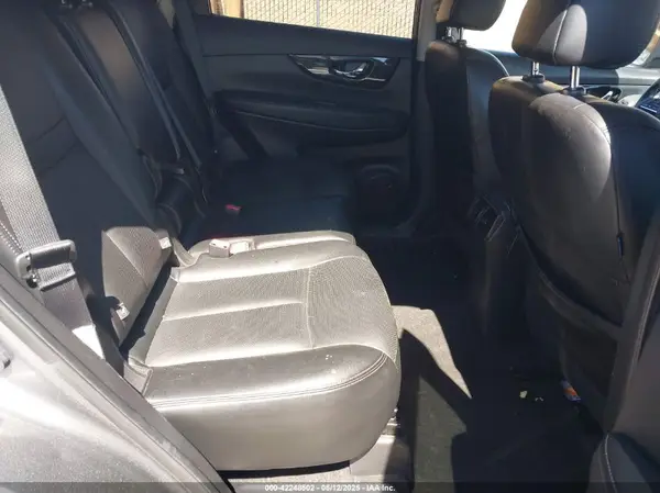 JN8AT2MVXJW319325 2018 NISSAN ROGUE - Image 8