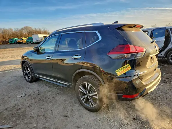 JN8AT2MVXJW319356 2018 NISSAN ROGUE - Image 2