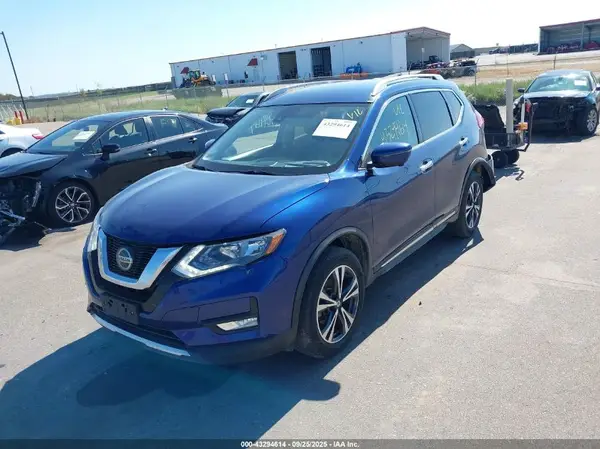 JN8AT2MVXJW319499 2018 NISSAN ROGUE - Image 2