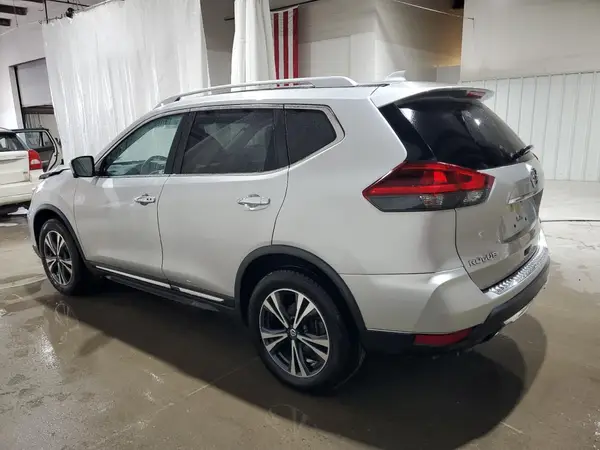 JN8AT2MVXJW319518 2018 NISSAN ROGUE - Image 2