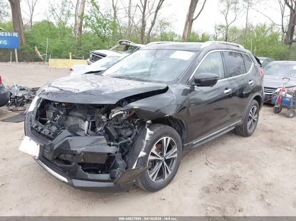 JN8AT2MVXJW321768 2018 NISSAN ROGUE - Image 2
