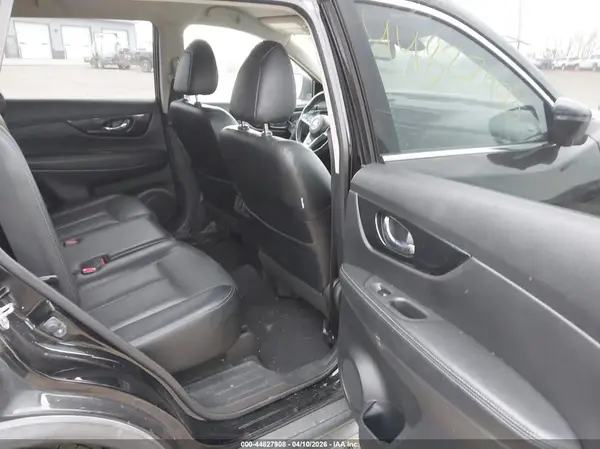 JN8AT2MVXJW321768 2018 NISSAN ROGUE - Image 8