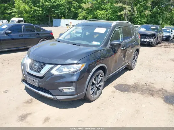 JN8AT2MVXJW324721 2018 NISSAN ROGUE - Image 2