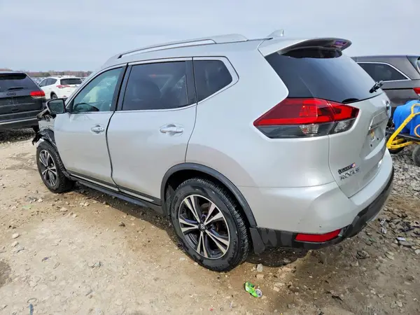 JN8AT2MVXJW326209 2018 NISSAN ROGUE - Image 2