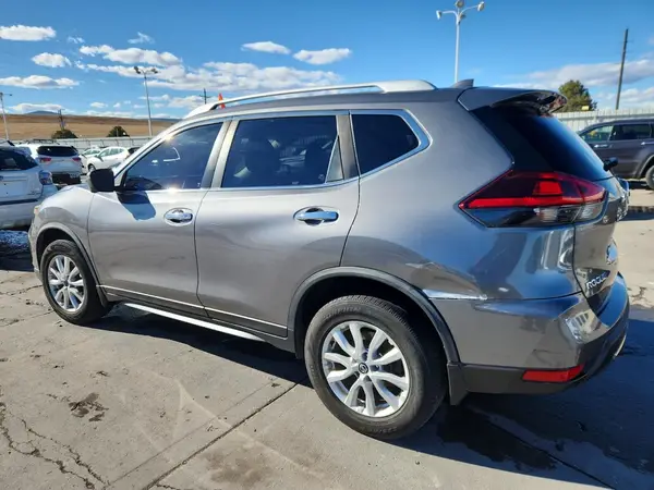 JN8AT2MVXJW327585 2018 NISSAN ROGUE - Image 2