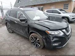 JN8AT2MVXJW328221 2018 NISSAN ROGUE