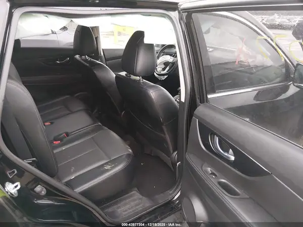 JN8AT2MVXJW328221 2018 NISSAN ROGUE - Image 8