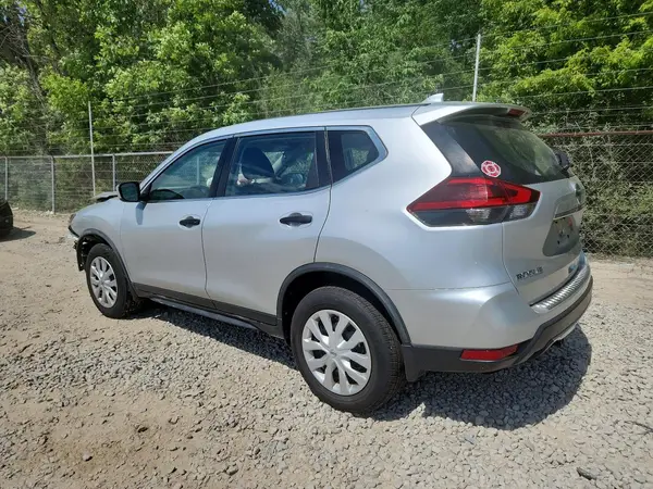 JN8AT2MVXJW328350 2018 NISSAN ROGUE - Image 2
