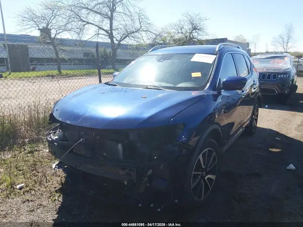 JN8AT2MVXJW328509 2018 NISSAN ROGUE - Image 2