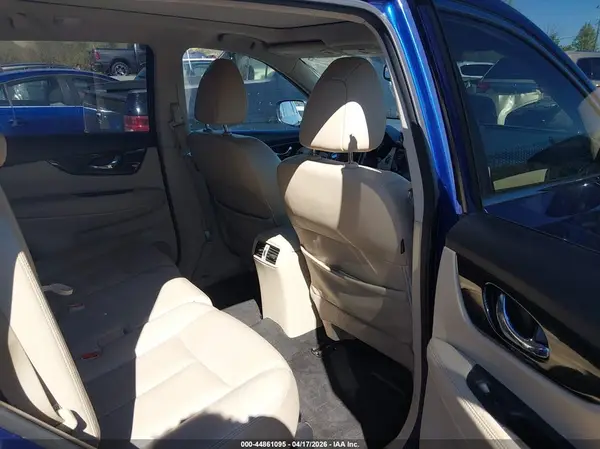 JN8AT2MVXJW328509 2018 NISSAN ROGUE - Image 8
