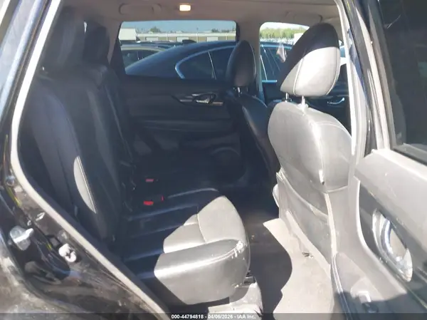 JN8AT2MVXJW343088 2018 NISSAN ROGUE - Image 8
