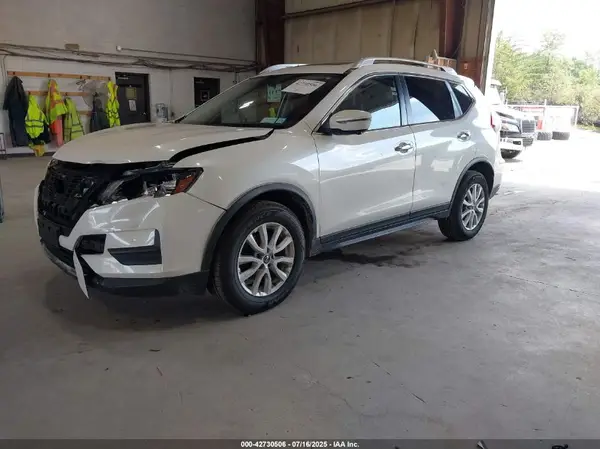 JN8AT2MVXJW345715 2018 NISSAN ROGUE - Image 2
