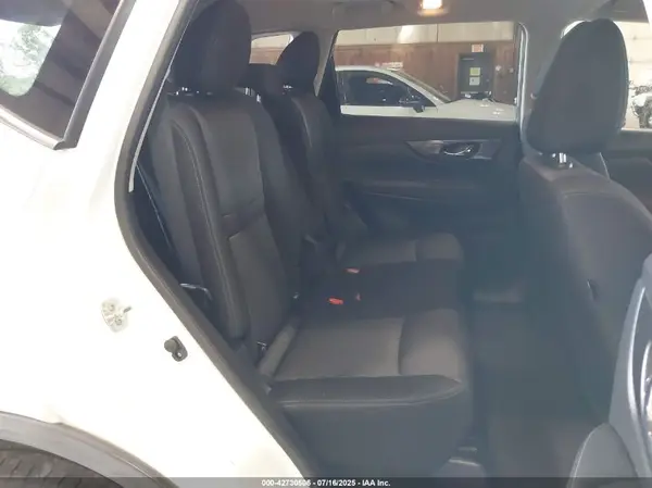 JN8AT2MVXJW345715 2018 NISSAN ROGUE - Image 8