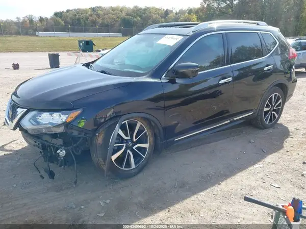 JN8AT2MVXJW347108 2018 NISSAN ROGUE - Image 2