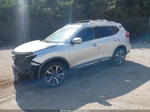 JN8AT2MVXJW348212 2018 NISSAN ROGUE - Image 2
